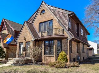 2377 N 57th St, Milwaukee, WI 53210