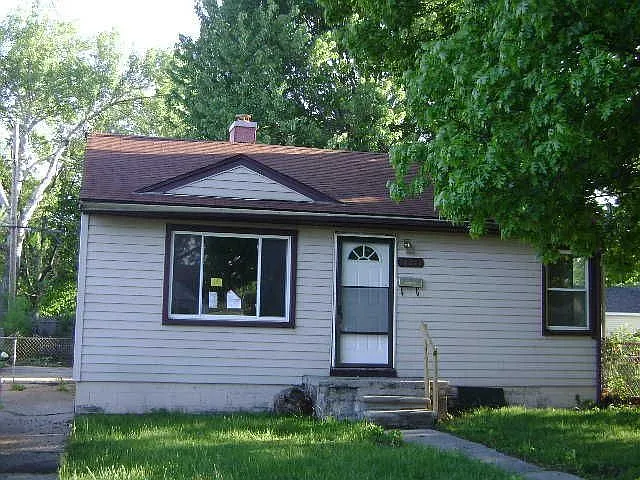 14211 Hendricks Ave photo 1