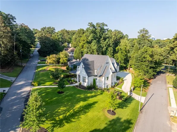 4218 Oak Forest Dr, Atlanta, GA 30319