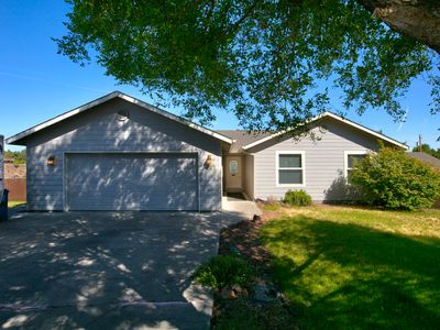 1027 NW Larch Ct, Redmond, OR, 97756