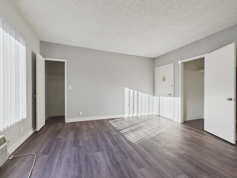 Cedar Court Apartments — Photo 7