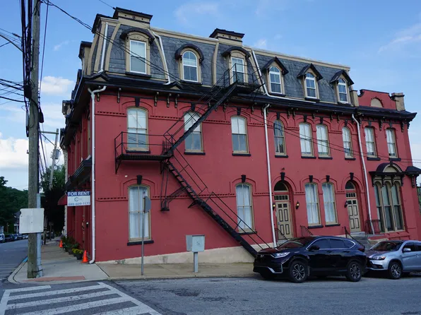 224 N Gay St APT 2B, Parkesburg, PA 19365