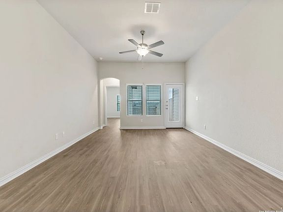 4th image of 5423 Devils Gate Unit 2