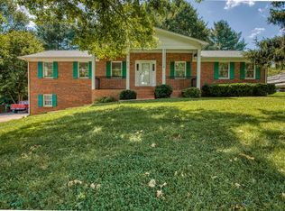 819 Birdie Dr, Abingdon, VA