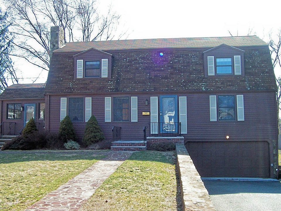 1st image of 26 Brentwood Cir