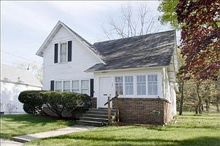 1st image of 221 W Belmont St