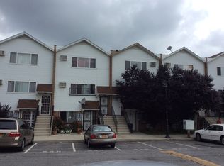 3 Starboard Ct, Bronx, NY 10473