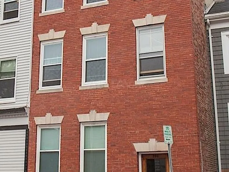 202 Harvard St #8 — Photo 4