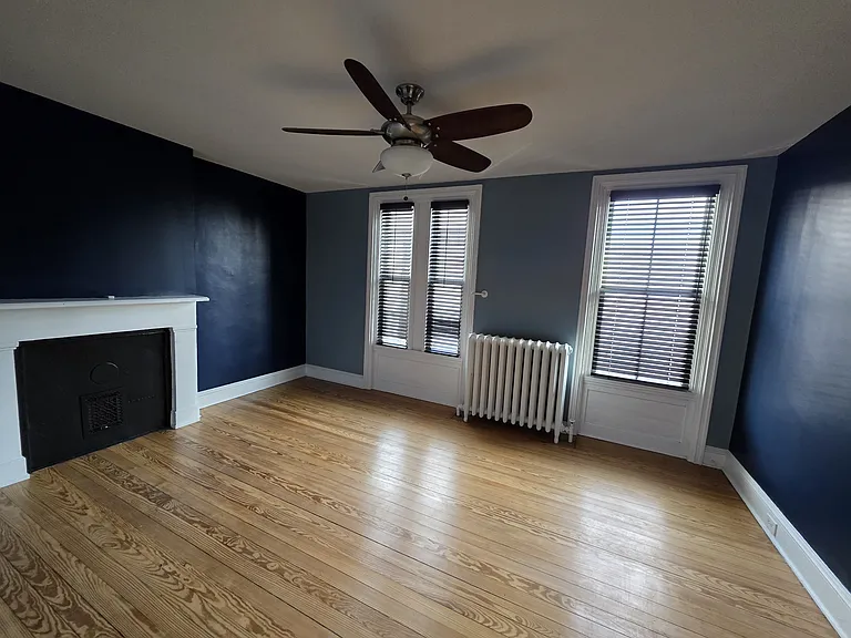 148 S Swan St #A — Photo 16