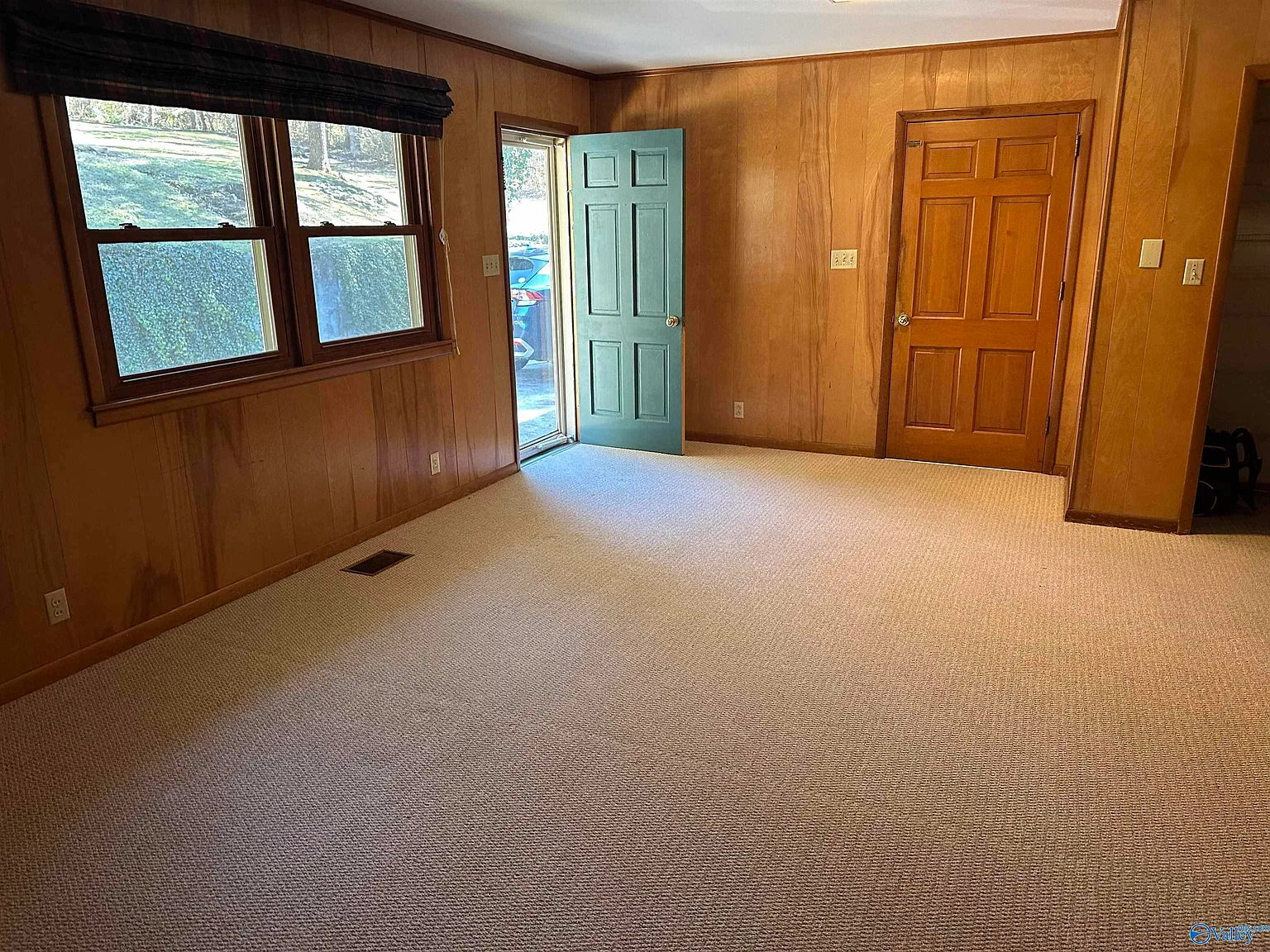 4 bed, 3.0 bath, 2811 sqft, $2,000 — Photo 4