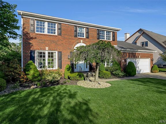 2nd image of 5517 Country Club Ln