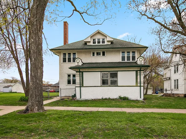152 S Greenwood Ave, Kankakee, IL 60901