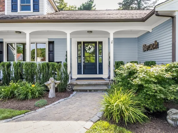 90 E Harbor Dr, East Falmouth, MA 02536