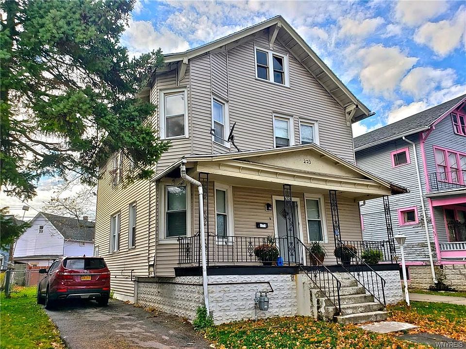 1st image of 223 Blaine Ave