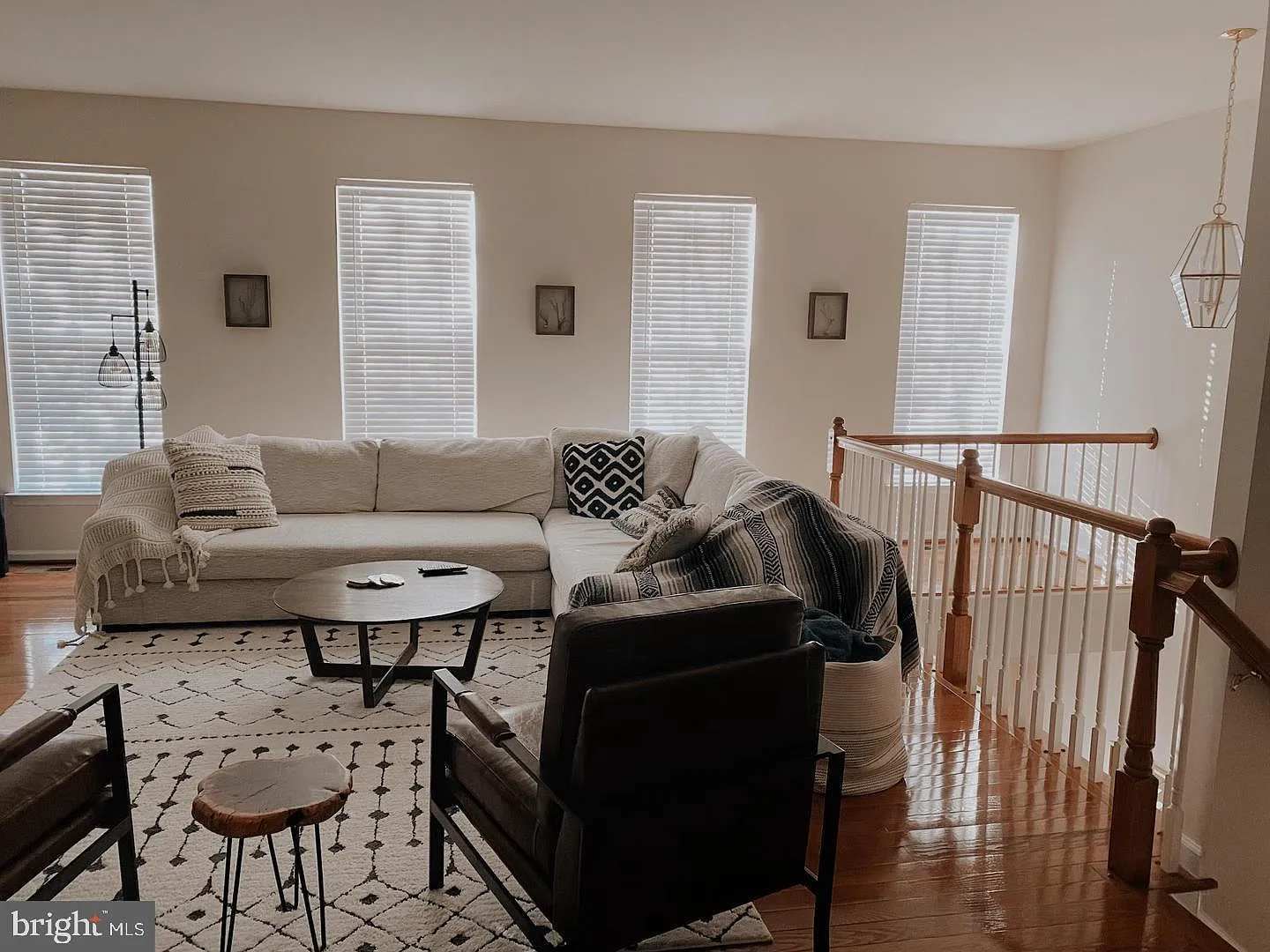 4 bed, 1.5 bath, 2360 sqft, $2,800 — Photo 3