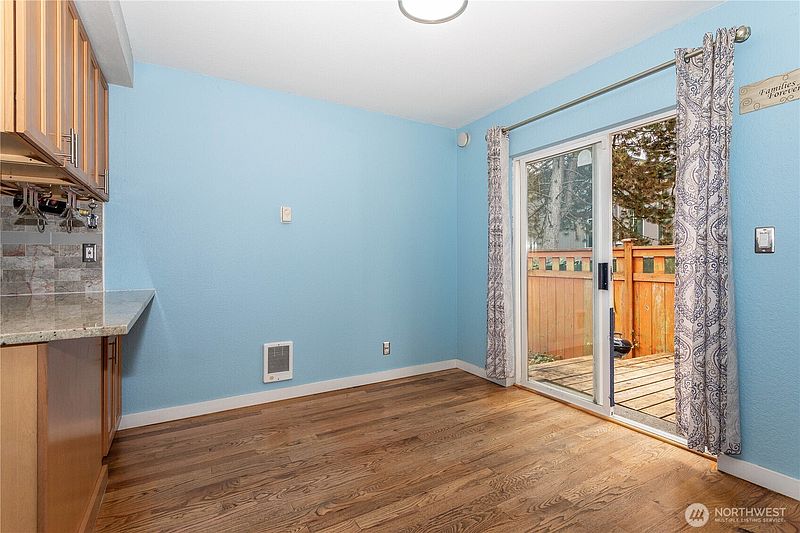 3rd image of 126 W Casino Rd #9