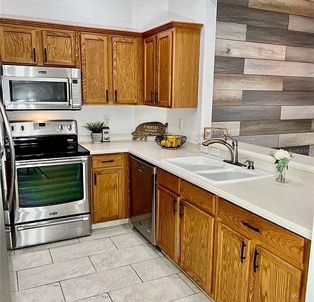 4th image of 3762 Parkridge Cir #3762