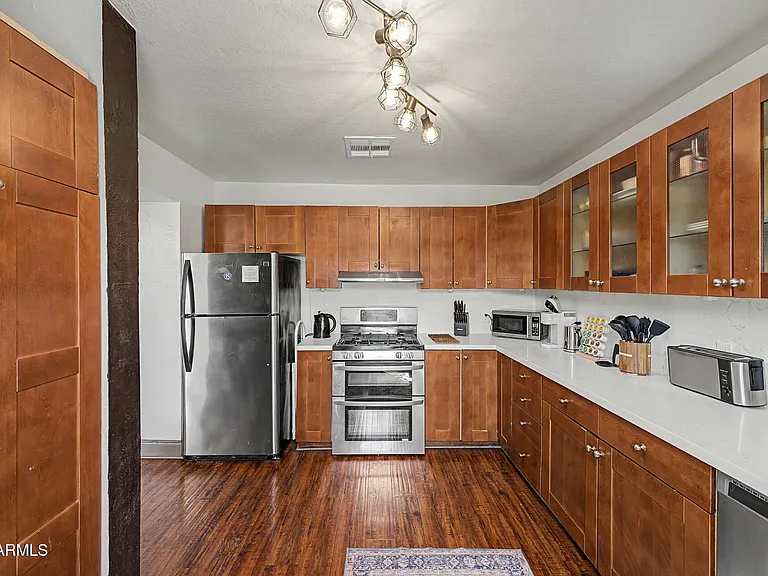 1150 E Pierce St #1 — Photo 4