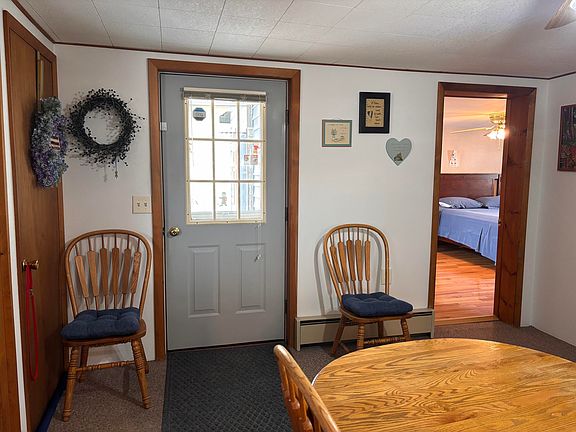2nd image of 43 Maple St