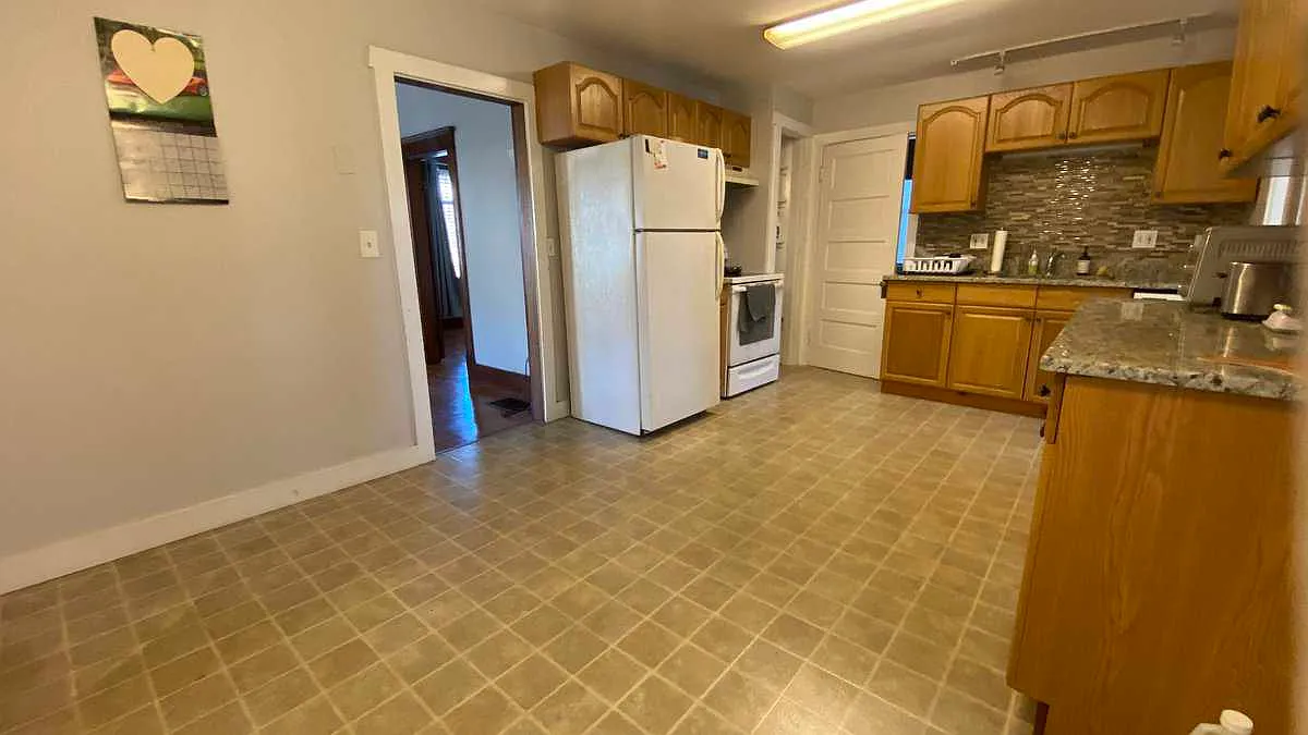 2 bed, 850 sqft, $1,800 — Photo 2