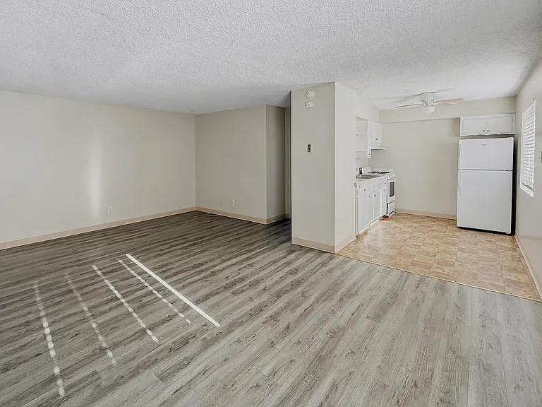 1148 El Paseo St #7 — Photo 3