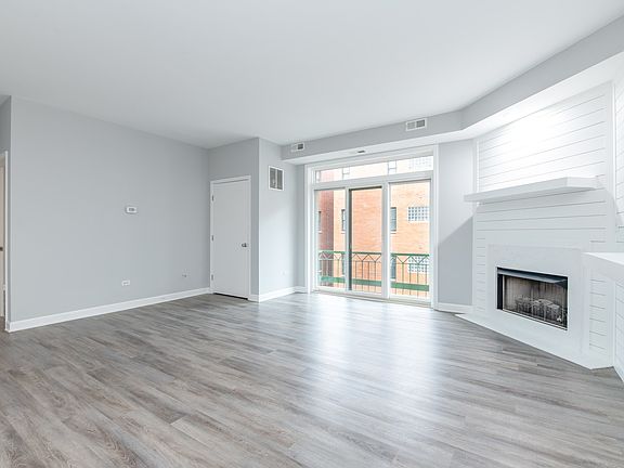 4th image of 680 N Green St APT 309