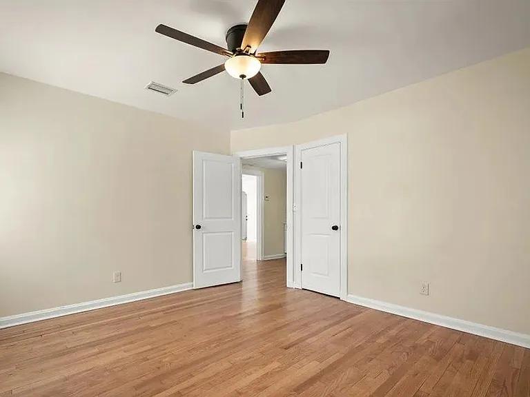 1639 Parrish Pl — Photo 2