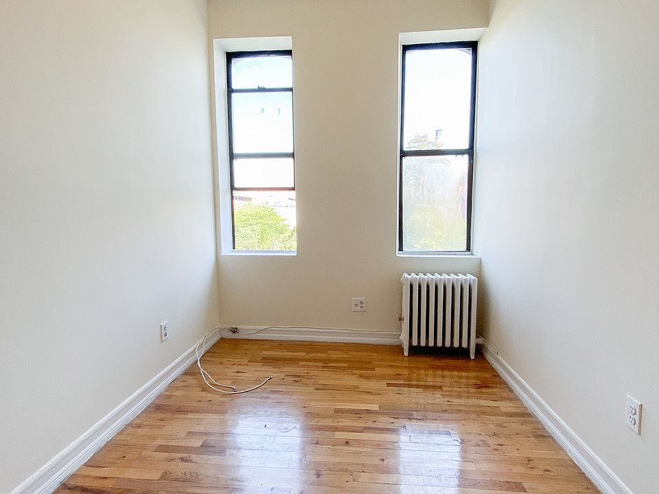 1st image of 700 E 9th St APT 13