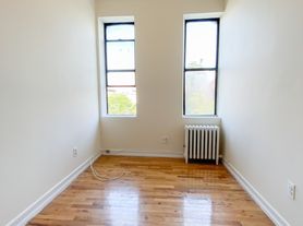700 E 9th St, New York, NY
