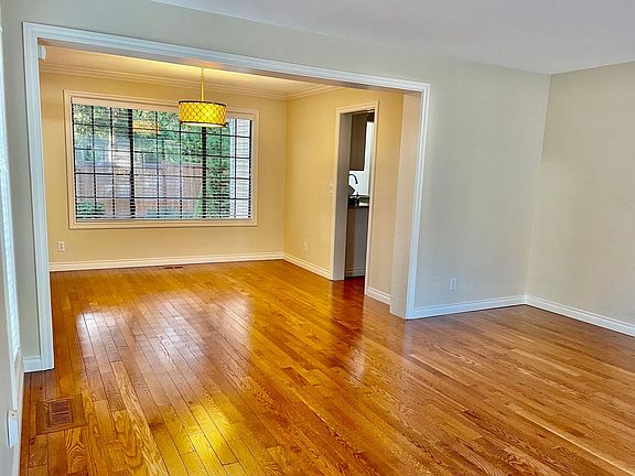5th image of 14147 176th Ave NE
