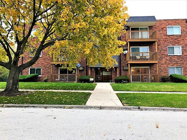 1st image of 5752 W 128th St #101