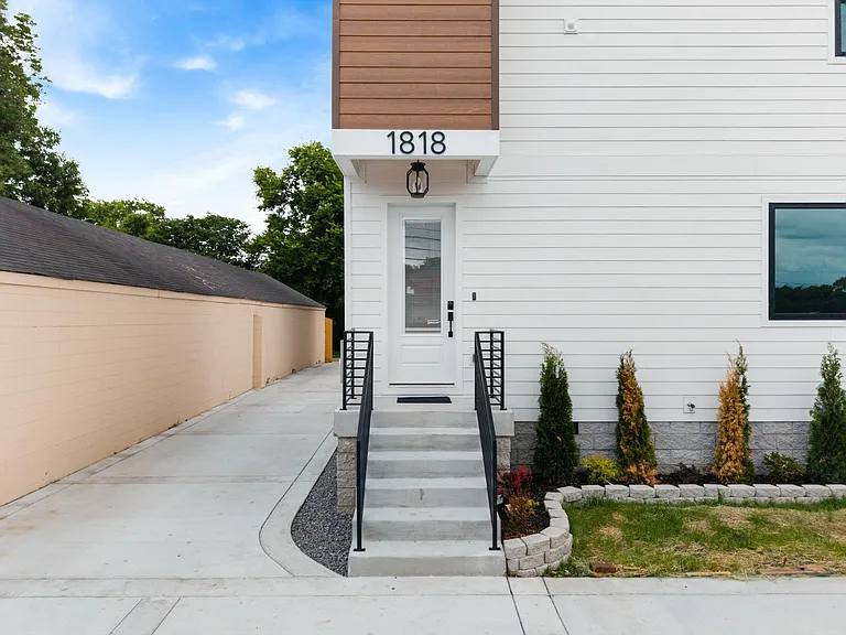 1818 Dr Db Todd Jr Blvd #C — Photo 27