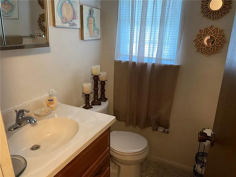 56-58 Willowick Dr — Photo 11