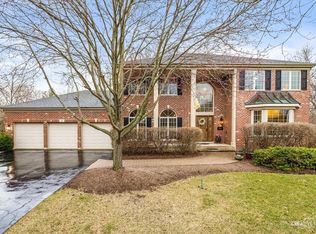 3 Rochester Ct, Algonquin, IL 60102