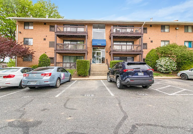 7600 Savannah St #201 — Photo 3