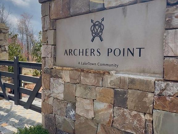 2nd image of 168 Country Rd