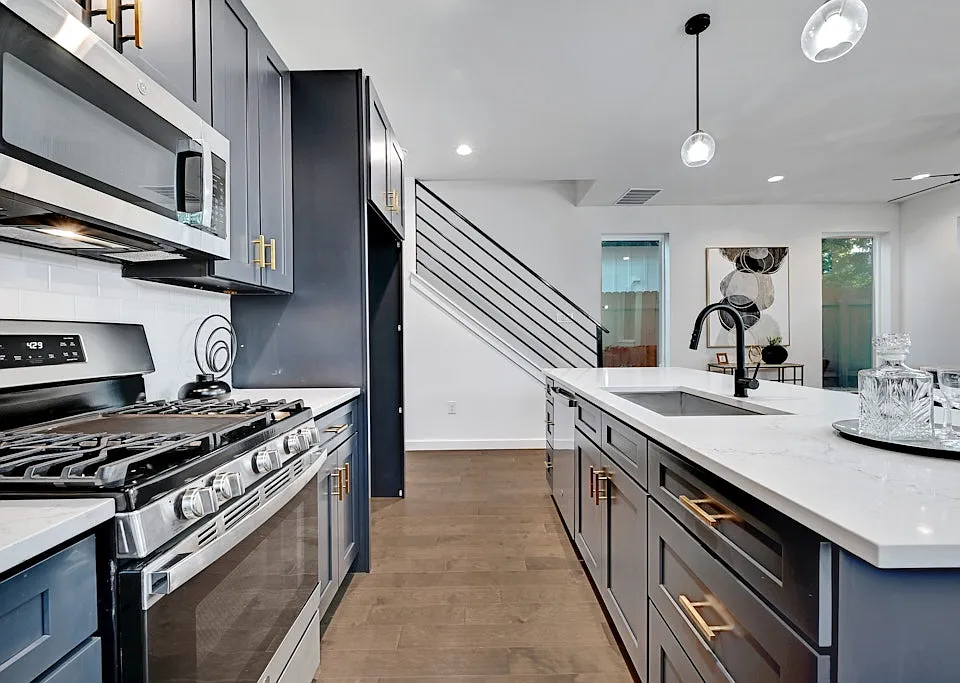 6216 Larch Ter