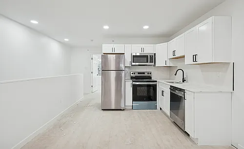 51 Farson St Photo 1