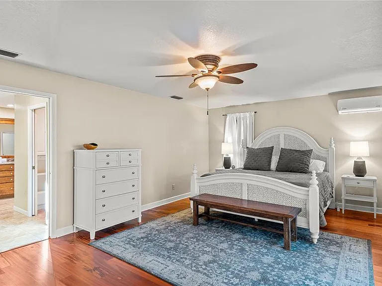 10285 Barry Dr — Photo 10