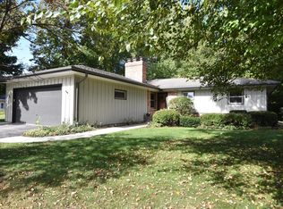 700 Kentwood Dr, Racine, WI 53402