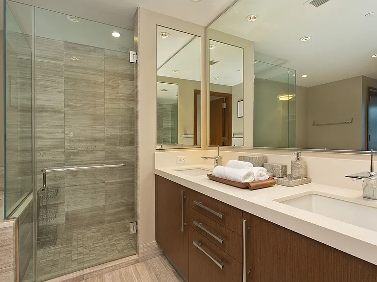 1555 Kapiolani Blvd #1800 — Photo 17