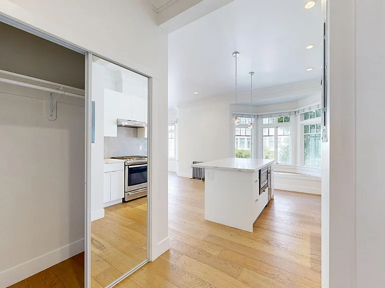 1305 Lombard St #1 — Photo 13
