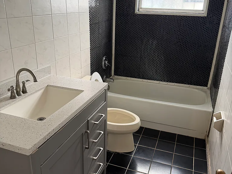 3217 Lancaster Ln #2/1 — Photo 8