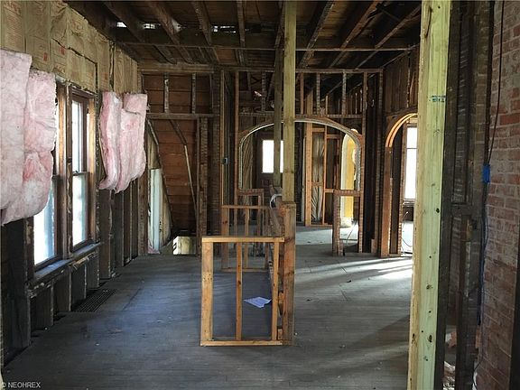 4th image of 2652 Apple Ave