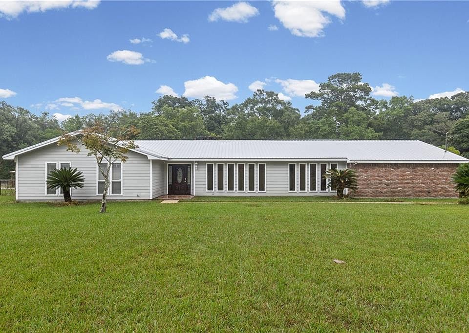 1st image of 3350 Roberts Ln