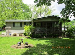 8699 W Cherry St, Merom, IN 47861