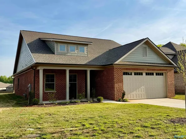 21765 Hemlock Dr, Athens, AL 35613