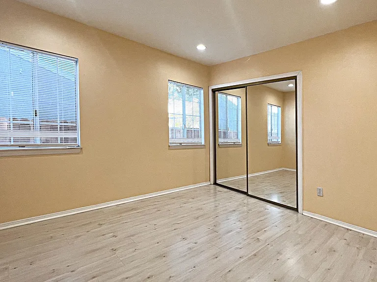 5627 Adele Ave — Photo 36