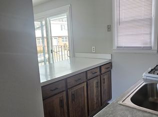69 Fairview Ave #2L, Hamden, CT 06514