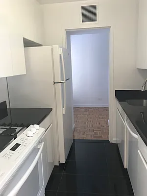 Rented by Solow Realty | media 14